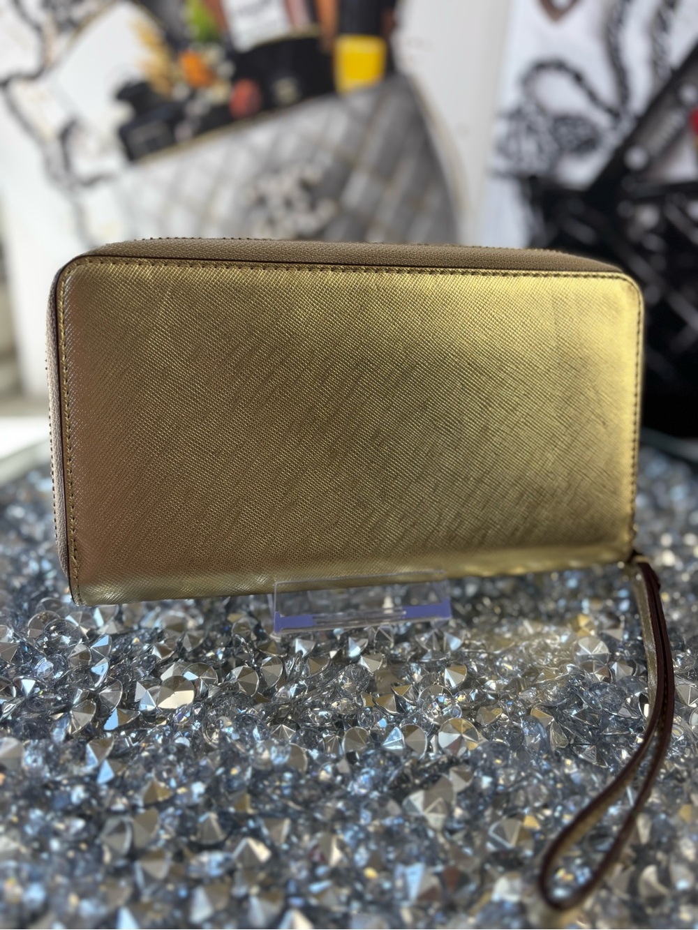 Kate spade STORYBOOK Gold Metallic Zip-around wallet EUC - Picture 4 of 14